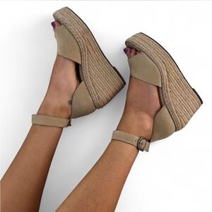 Tan Wedge espadrilles